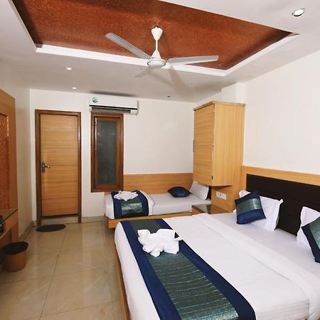 Hotel Lav Kush Deluxe " 3 Min Walking From New Delhi Railway Station " Экстерьер фото