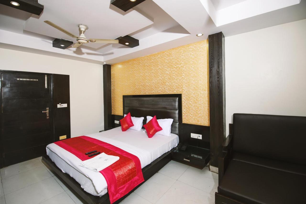 Hotel Lav Kush Deluxe " 3 Min Walking From New Delhi Railway Station " Экстерьер фото
