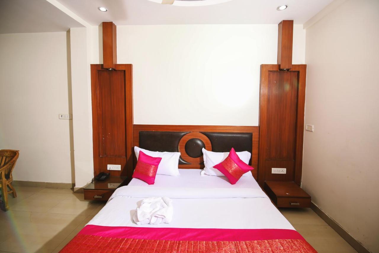 Hotel Lav Kush Deluxe " 3 Min Walking From New Delhi Railway Station " Экстерьер фото
