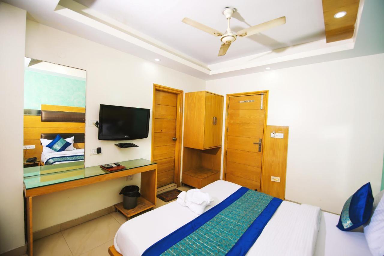 Hotel Lav Kush Deluxe " 3 Min Walking From New Delhi Railway Station " Экстерьер фото