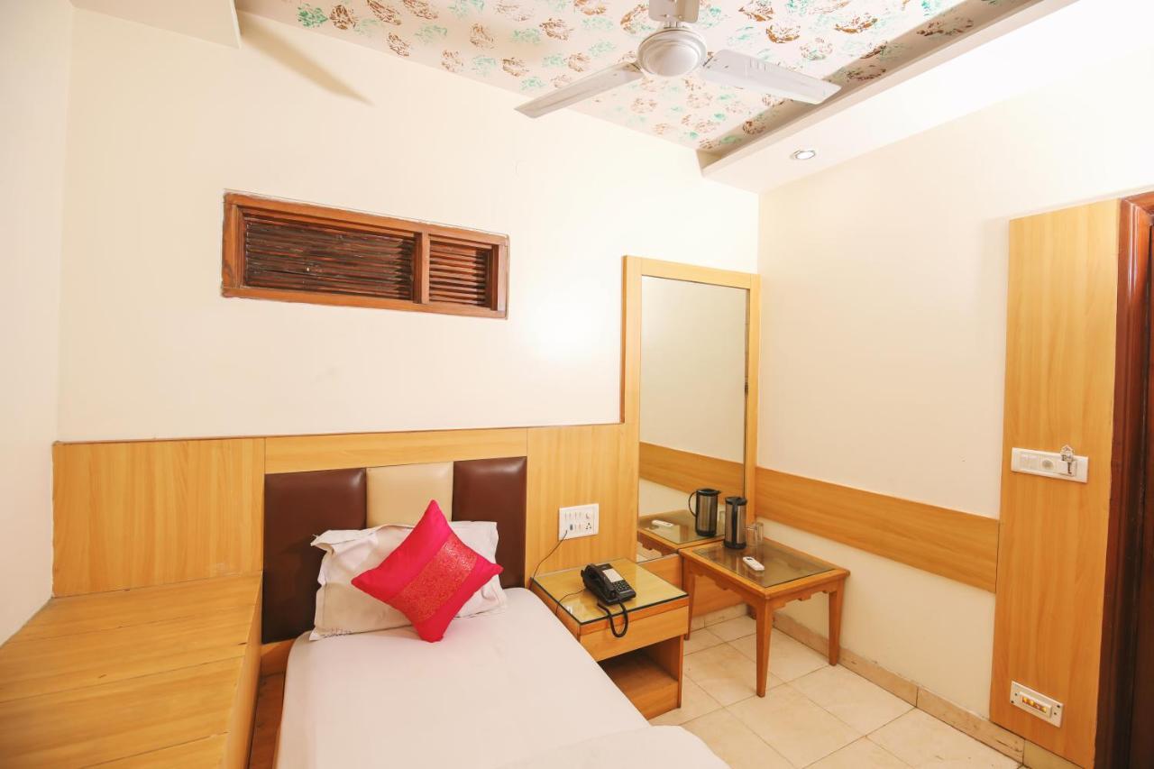 Hotel Lav Kush Deluxe " 3 Min Walking From New Delhi Railway Station " Экстерьер фото