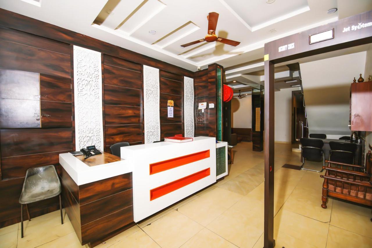 Hotel Lav Kush Deluxe " 3 Min Walking From New Delhi Railway Station " Экстерьер фото