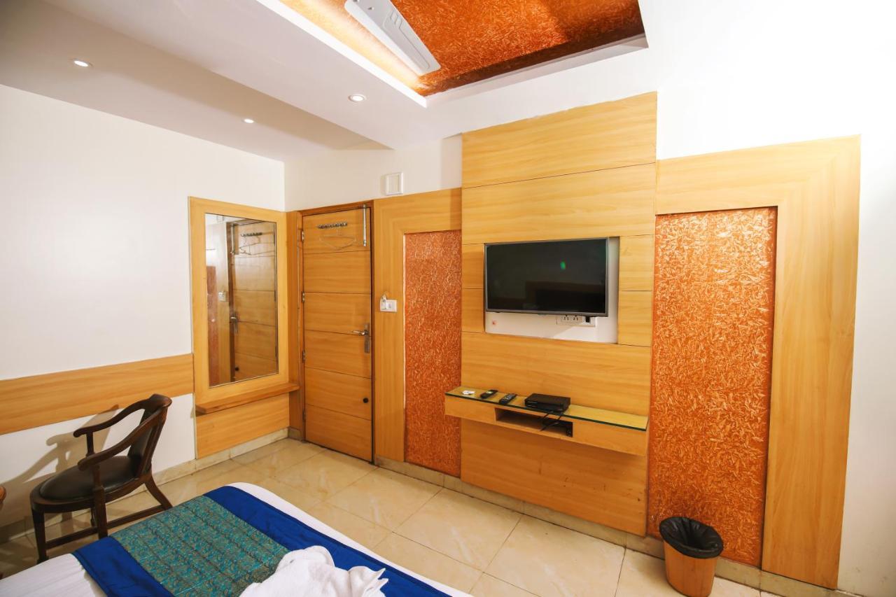 Hotel Lav Kush Deluxe " 3 Min Walking From New Delhi Railway Station " Экстерьер фото