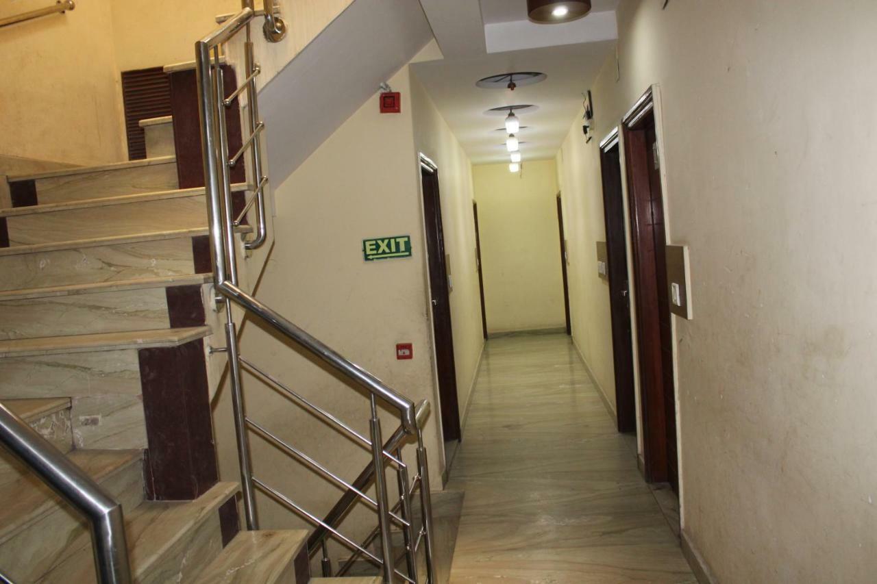 Hotel Lav Kush Deluxe " 3 Min Walking From New Delhi Railway Station " Экстерьер фото