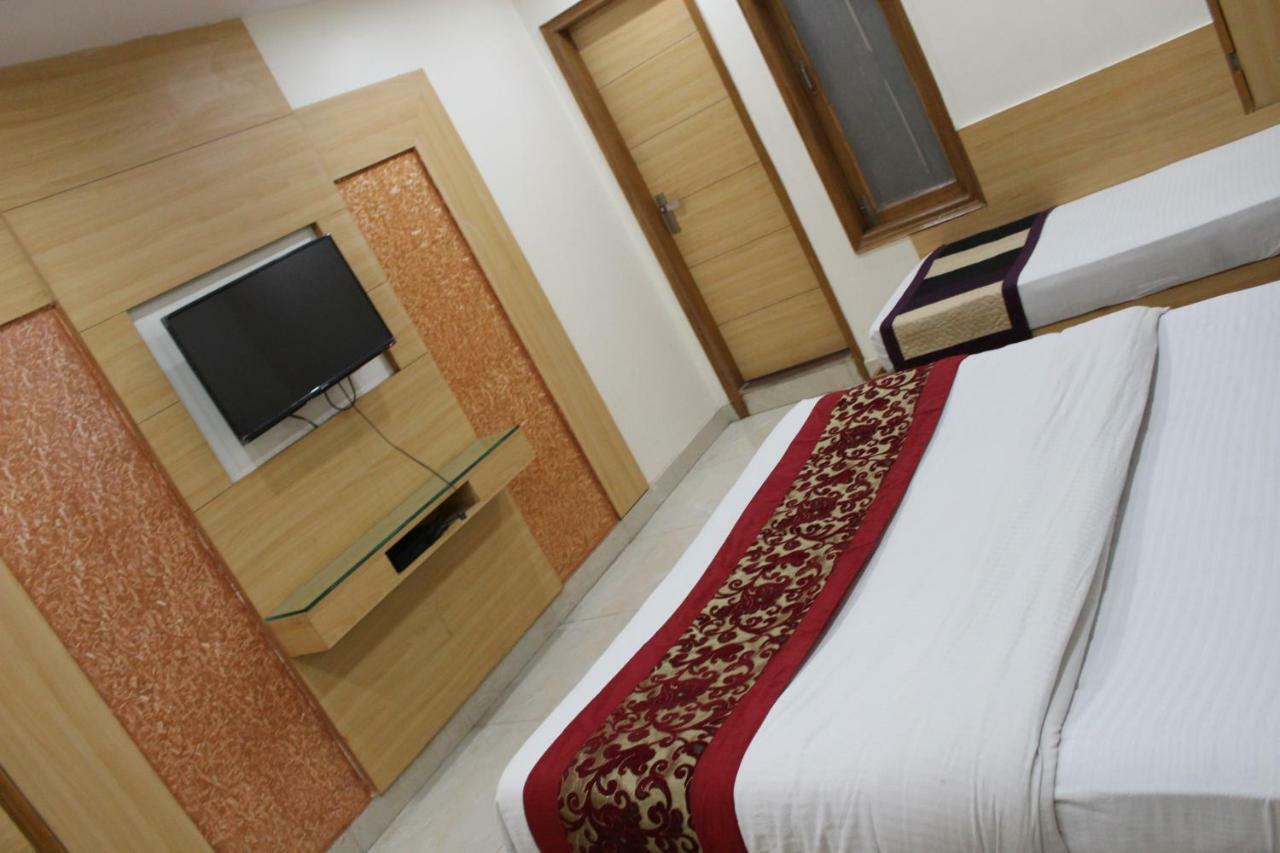 Hotel Lav Kush Deluxe " 3 Min Walking From New Delhi Railway Station " Экстерьер фото