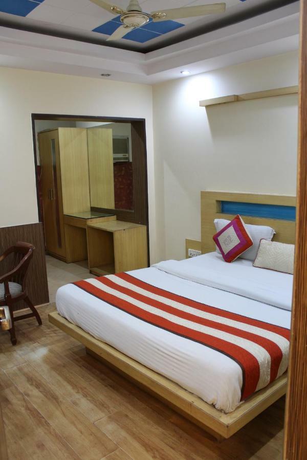 Hotel Lav Kush Deluxe " 3 Min Walking From New Delhi Railway Station " Экстерьер фото