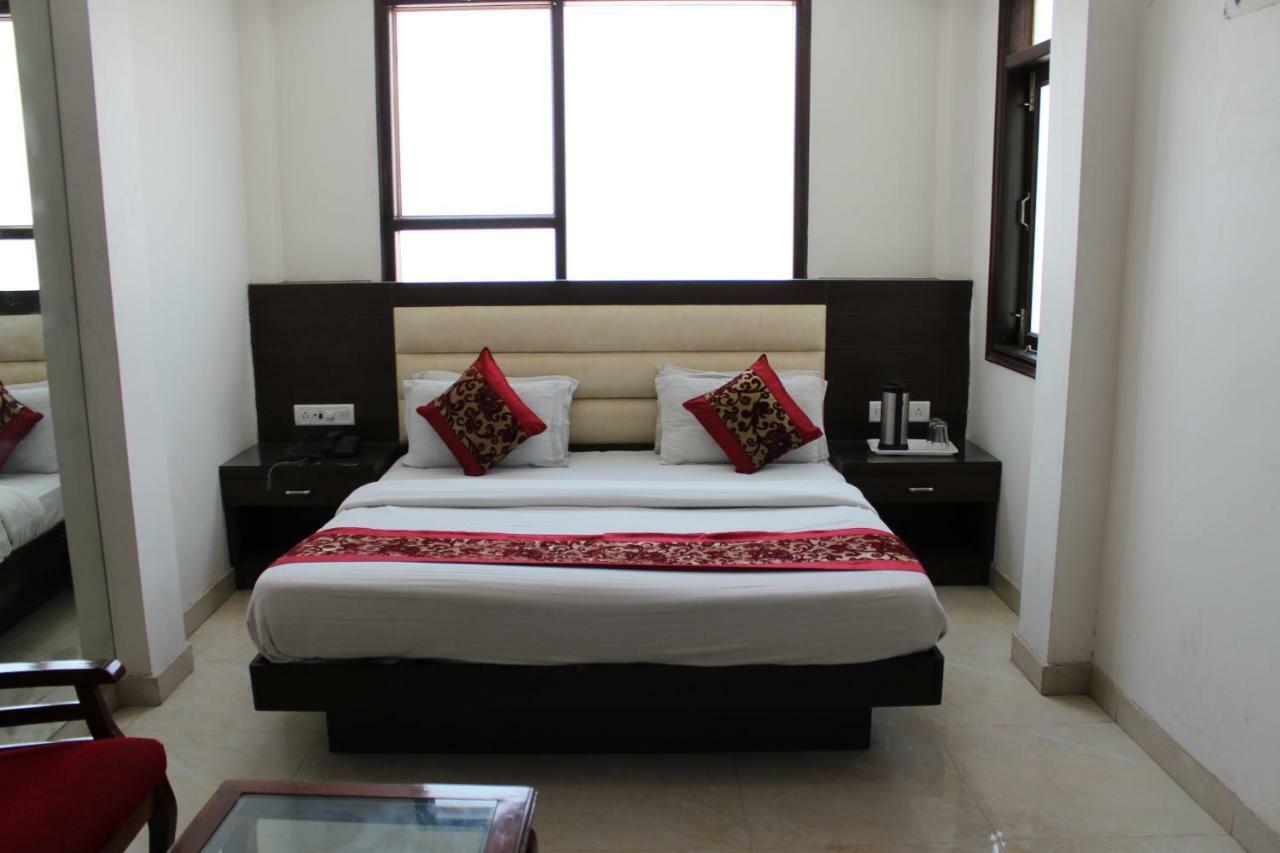 Hotel Lav Kush Deluxe " 3 Min Walking From New Delhi Railway Station " Экстерьер фото