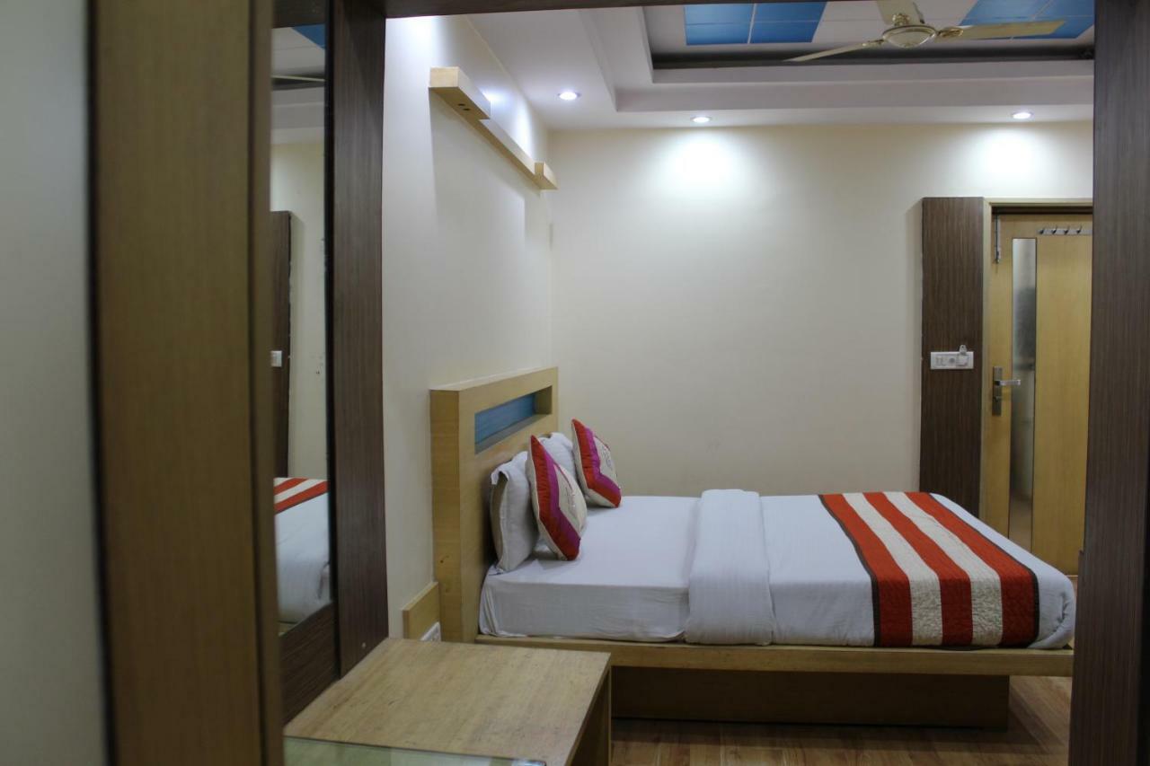Hotel Lav Kush Deluxe " 3 Min Walking From New Delhi Railway Station " Экстерьер фото