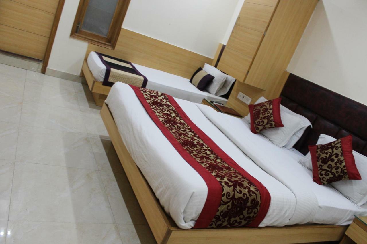 Hotel Lav Kush Deluxe " 3 Min Walking From New Delhi Railway Station " Экстерьер фото