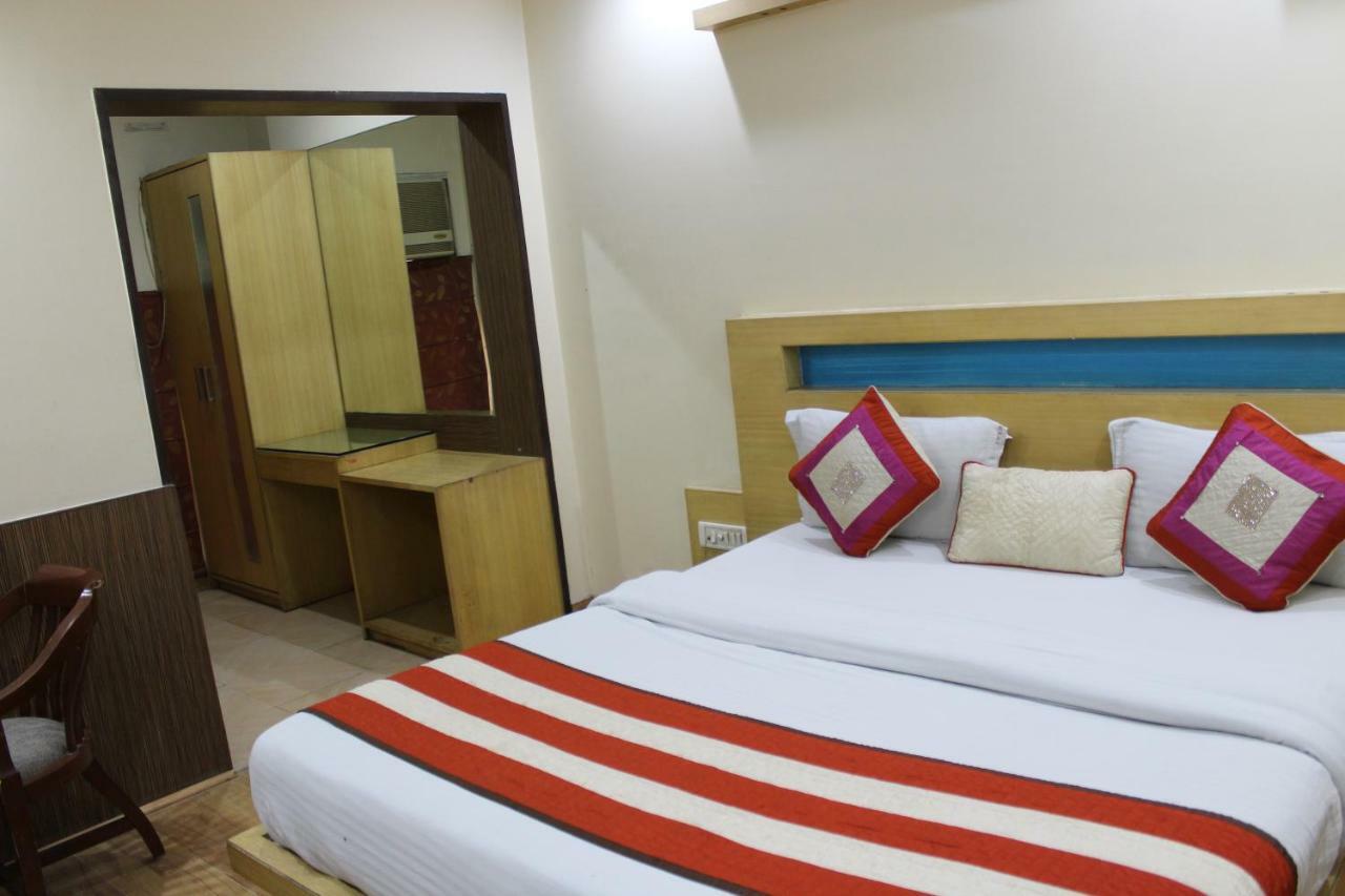 Hotel Lav Kush Deluxe " 3 Min Walking From New Delhi Railway Station " Экстерьер фото