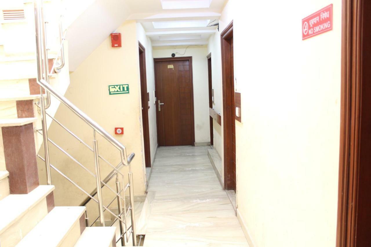 Hotel Lav Kush Deluxe " 3 Min Walking From New Delhi Railway Station " Экстерьер фото