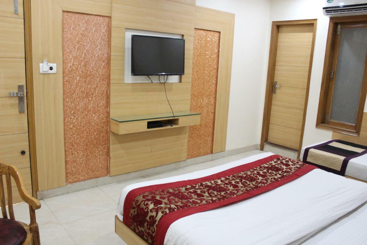 Hotel Lav Kush Deluxe " 3 Min Walking From New Delhi Railway Station " Экстерьер фото